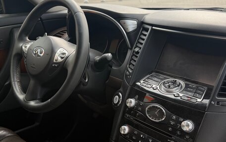 Infiniti QX70, 2014 год, 2 790 000 рублей, 11 фотография