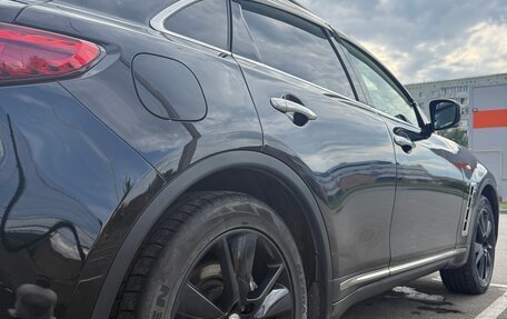 Infiniti QX70, 2014 год, 2 790 000 рублей, 7 фотография