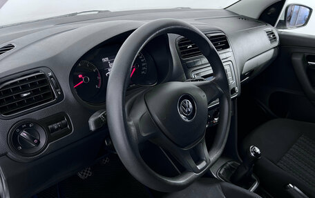 Volkswagen Polo VI (EU Market), 2018 год, 950 000 рублей, 9 фотография