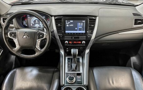 Mitsubishi Montero Sport, 2022 год, 3 659 000 рублей, 10 фотография