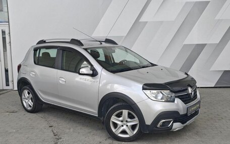 Renault Sandero II рестайлинг, 2019 год, 1 050 000 рублей, 2 фотография