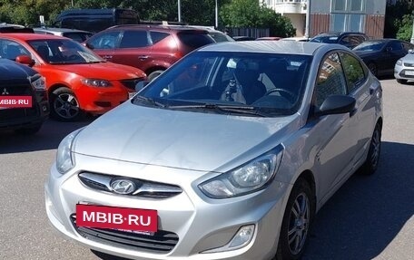 Hyundai Solaris II рестайлинг, 2012 год, 880 000 рублей, 2 фотография