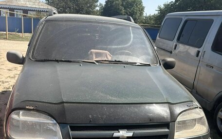 Chevrolet Niva I рестайлинг, 2003 год, 280 000 рублей, 1 фотография
