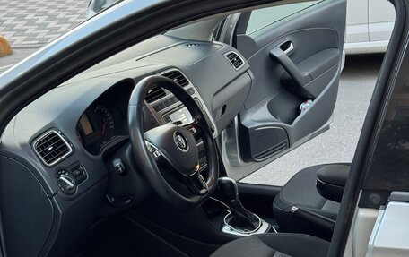 Volkswagen Polo VI (EU Market), 2017 год, 15 фотография