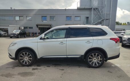 Mitsubishi Outlander III рестайлинг 3, 2019 год, 1 399 000 рублей, 8 фотография