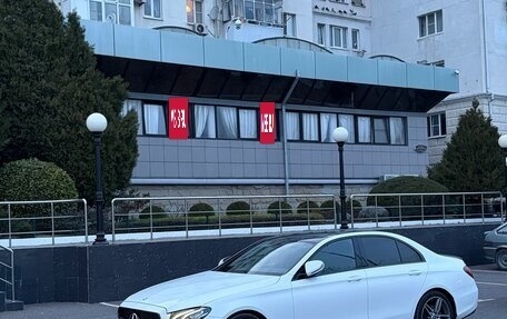 Mercedes-Benz E-Класс, 2017 год, 2 850 000 рублей, 10 фотография