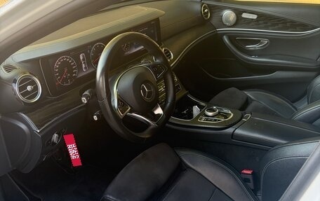 Mercedes-Benz E-Класс, 2017 год, 2 850 000 рублей, 21 фотография