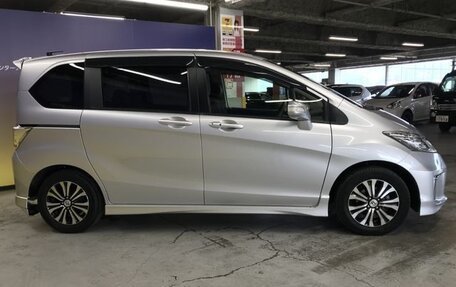 Honda Freed I, 2012 год, 850 000 рублей, 3 фотография