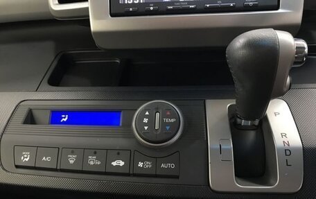 Honda Freed I, 2012 год, 850 000 рублей, 18 фотография