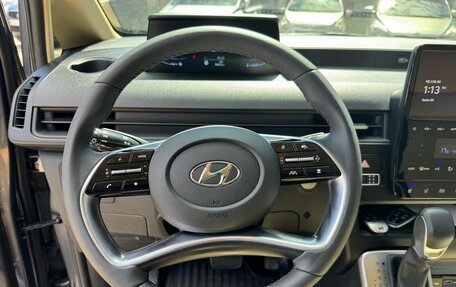 Hyundai Staria, 2021 год, 5 800 000 рублей, 4 фотография
