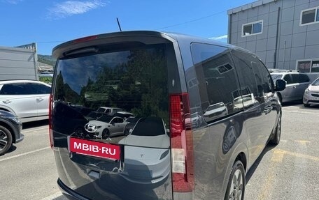 Hyundai Staria, 2021 год, 5 800 000 рублей, 2 фотография