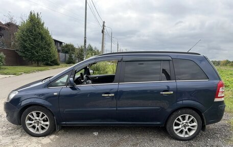 Opel Zafira B, 2011 год, 740 000 рублей, 2 фотография