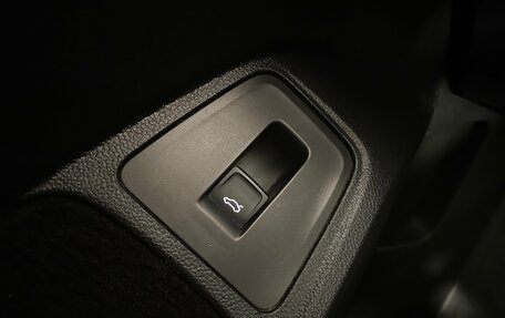 Volkswagen Tiguan II, 2019 год, 2 580 000 рублей, 18 фотография