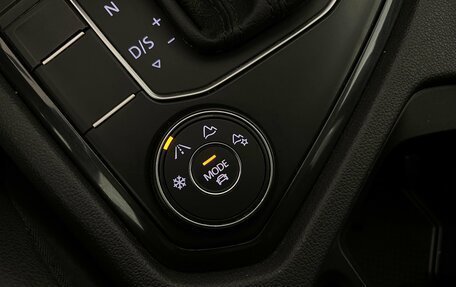 Volkswagen Tiguan II, 2019 год, 2 580 000 рублей, 29 фотография