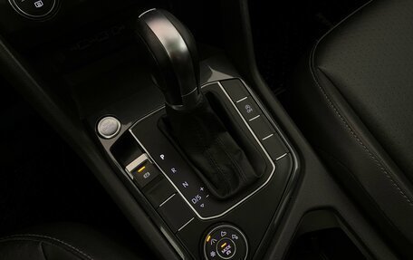 Volkswagen Tiguan II, 2019 год, 2 580 000 рублей, 26 фотография