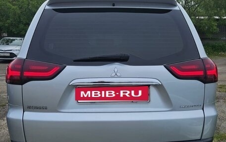 Mitsubishi Pajero Sport II рестайлинг, 2015 год, 3 170 000 рублей, 5 фотография