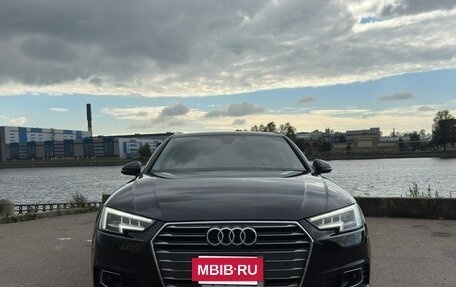 Audi A4, 2018 год, 2 300 000 рублей, 4 фотография