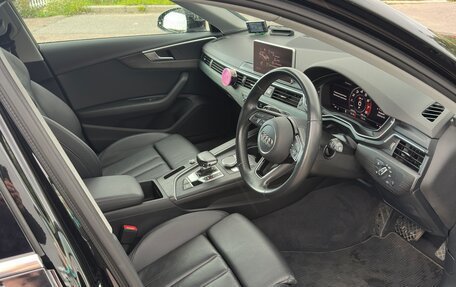 Audi A4, 2018 год, 2 300 000 рублей, 15 фотография