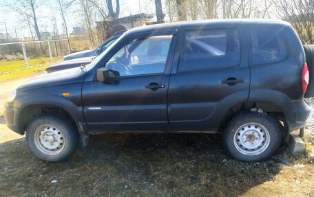 Chevrolet Niva I рестайлинг, 2010 год, 193 600 рублей, 2 фотография