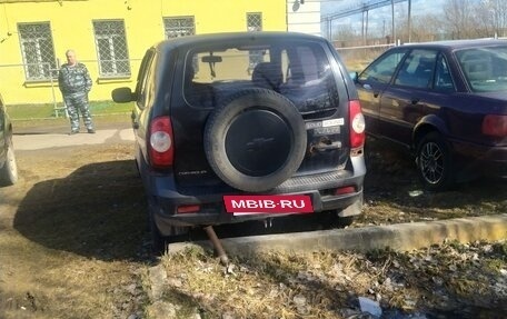 Chevrolet Niva I рестайлинг, 2010 год, 193 600 рублей, 3 фотография