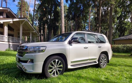 Toyota Land Cruiser 200, 2017 год, 7 077 888 рублей, 2 фотография