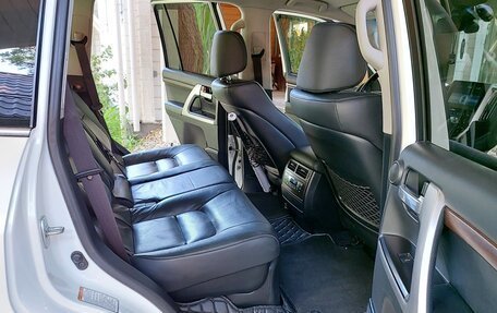 Toyota Land Cruiser 200, 2017 год, 7 077 888 рублей, 12 фотография