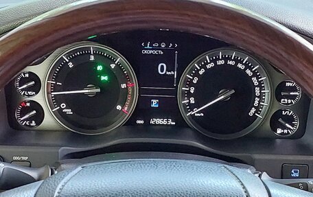 Toyota Land Cruiser 200, 2017 год, 7 077 888 рублей, 19 фотография
