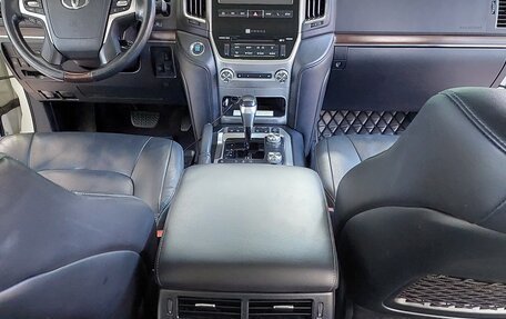 Toyota Land Cruiser 200, 2017 год, 7 077 888 рублей, 9 фотография