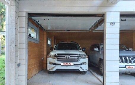 Toyota Land Cruiser 200, 2017 год, 7 077 888 рублей, 32 фотография