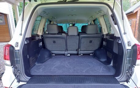 Toyota Land Cruiser 200, 2017 год, 7 077 888 рублей, 28 фотография