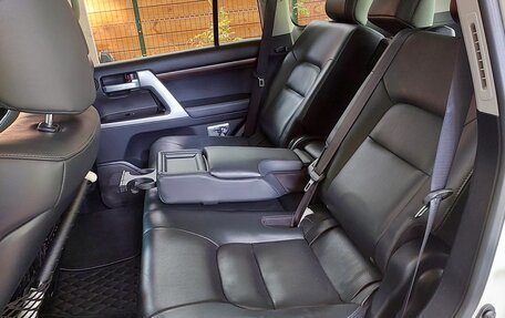 Toyota Land Cruiser 200, 2017 год, 7 077 888 рублей, 27 фотография