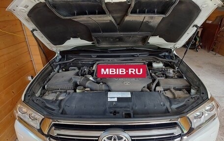 Toyota Land Cruiser 200, 2017 год, 7 077 888 рублей, 30 фотография