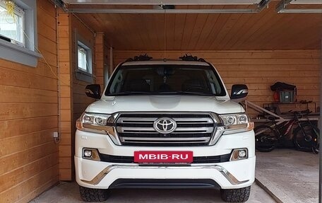 Toyota Land Cruiser 200, 2017 год, 7 077 888 рублей, 31 фотография