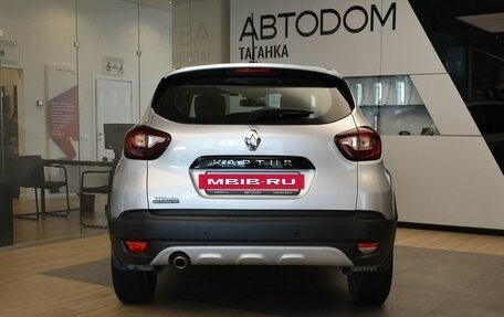 Renault Kaptur I рестайлинг, 2021 год, 1 675 000 рублей, 6 фотография