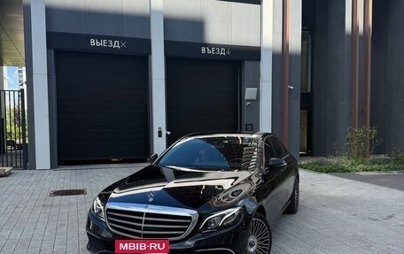 Mercedes-Benz E-Класс, 2018 год, 4 000 000 рублей, 1 фотография
