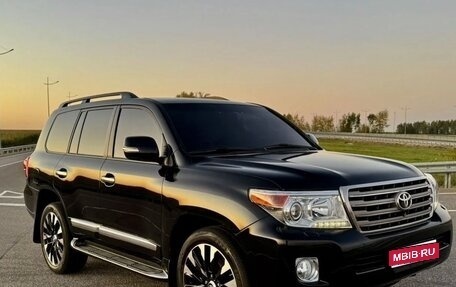 Toyota Land Cruiser 200, 2012 год, 3 000 000 рублей, 1 фотография