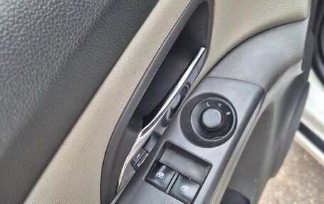 Chevrolet Cruze II, 2010 год, 600 000 рублей, 8 фотография