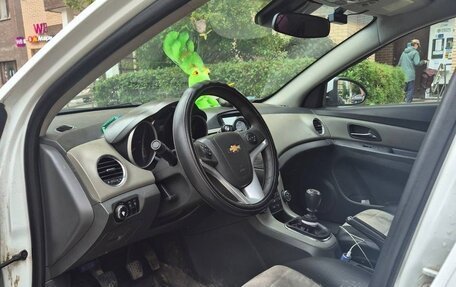 Chevrolet Cruze II, 2010 год, 600 000 рублей, 7 фотография