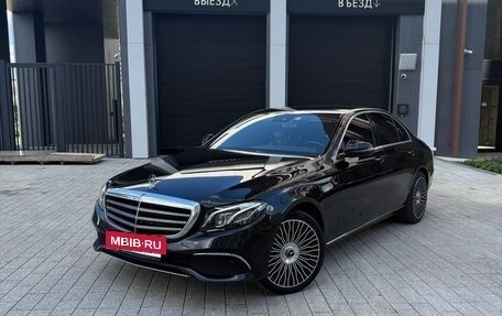 Mercedes-Benz E-Класс, 2018 год, 4 000 000 рублей, 3 фотография