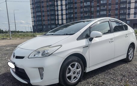 Toyota Prius, 2015 год, 1 300 000 рублей, 2 фотография
