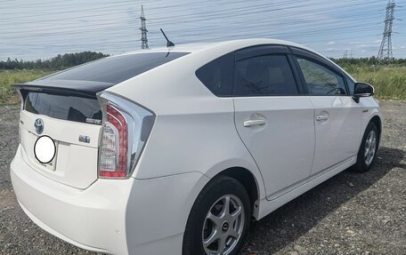 Toyota Prius, 2015 год, 1 300 000 рублей, 3 фотография
