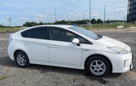 Toyota Prius, 2015 год, 1 300 000 рублей, 6 фотография