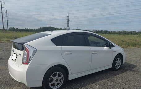 Toyota Prius, 2015 год, 1 300 000 рублей, 7 фотография