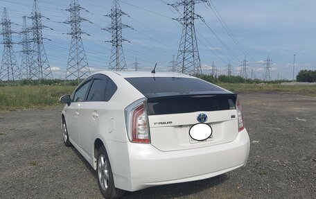 Toyota Prius, 2015 год, 1 300 000 рублей, 9 фотография