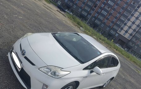 Toyota Prius, 2015 год, 1 300 000 рублей, 11 фотография