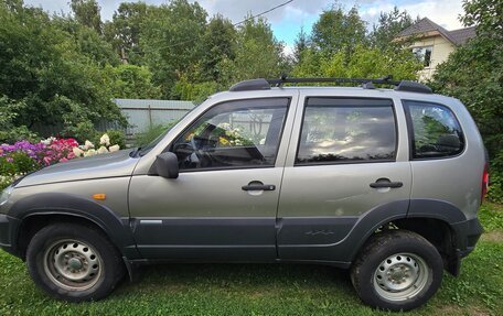 Chevrolet Niva I рестайлинг, 2010 год, 270 000 рублей, 7 фотография