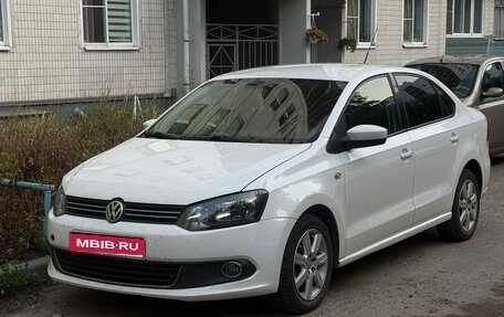 Volkswagen Polo VI (EU Market), 2013 год, 450 000 рублей, 1 фотография