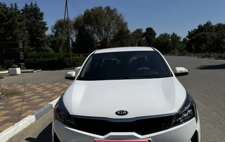KIA Rio IV, 2021 год, 1 850 000 рублей, 1 фотография