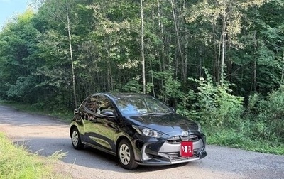 Toyota Yaris, 2022 год, 1 300 000 рублей, 1 фотография