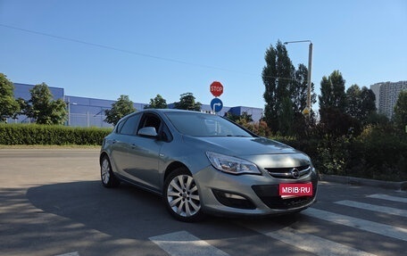 Opel Astra J, 2010 год, 450 000 рублей, 1 фотография